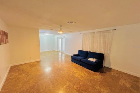 House in Tampa, Florida 3 bedrooms, 154.03 sq.m. № 1795029 - photo 13