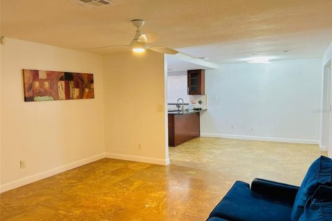 House in Tampa, Florida 3 bedrooms, 154.03 sq.m. № 1795029 - photo 14