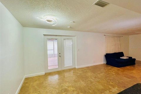 House in Tampa, Florida 3 bedrooms, 154.03 sq.m. № 1795029 - photo 15