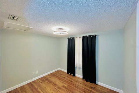 House in Tampa, Florida 3 bedrooms, 154.03 sq.m. № 1795029 - photo 19
