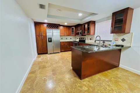 House in Tampa, Florida 3 bedrooms, 154.03 sq.m. № 1795029 - photo 17