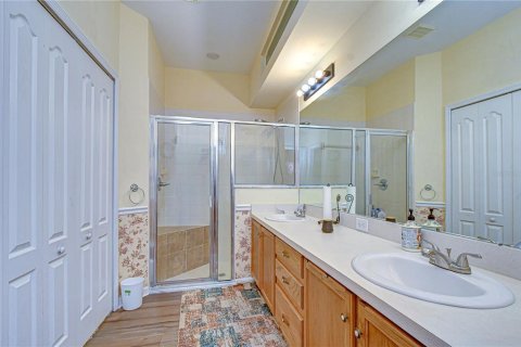 House in Fish Hawk, Florida 2 bedrooms, 143.44 sq.m. № 2122888 - photo 17