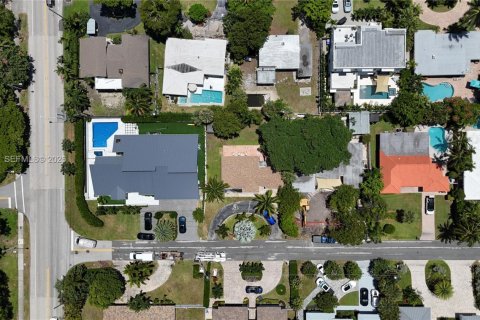 House in Pompano Beach, Florida 6 bedrooms № 2401295 - photo 7