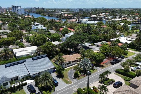 House in Pompano Beach, Florida 6 bedrooms № 2401295 - photo 10