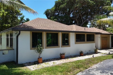 House in Pompano Beach, Florida 6 bedrooms № 2401295 - photo 5