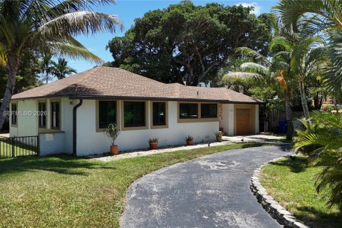 House in Pompano Beach, Florida 6 bedrooms № 2401295 - photo 12