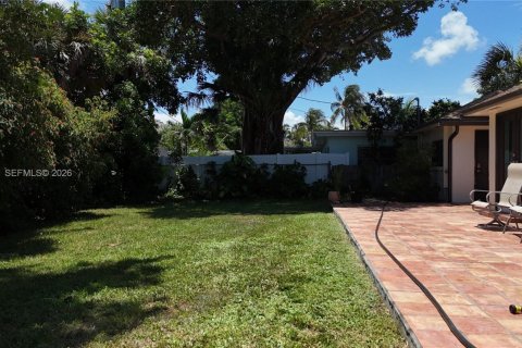 House in Pompano Beach, Florida 6 bedrooms № 2401295 - photo 13