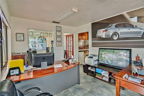 Propiedad comercial en alquiler en Gainesville, Florida, 104.79 m2 № 1733812 - foto 5
