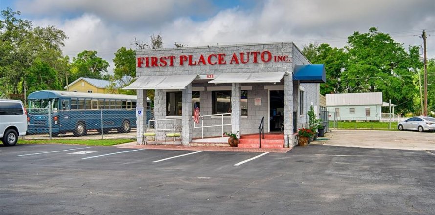 Propiedad comercial en Gainesville, Florida 104.79 m2 № 1733812