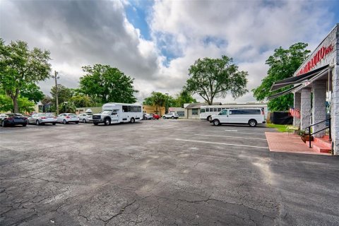 Propiedad comercial en alquiler en Gainesville, Florida, 104.79 m2 № 1733812 - foto 17