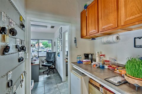 Propiedad comercial en alquiler en Gainesville, Florida, 104.79 m2 № 1733812 - foto 8