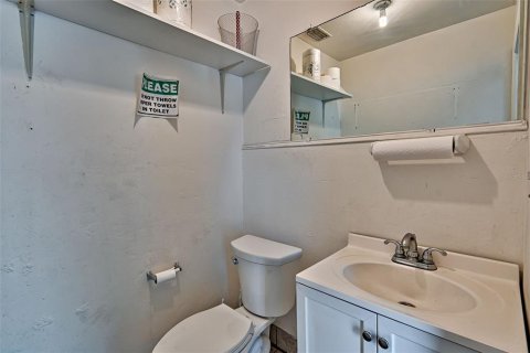 Propiedad comercial en alquiler en Gainesville, Florida, 104.79 m2 № 1733812 - foto 10