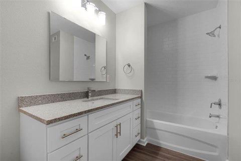Apartamento en alquiler en Orlando, Florida, 2 dormitorios, 104.05 m2 № 1592504 - foto 13