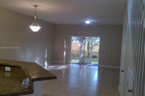 Купить таунхаус в Норт-Лодердейл, Флорида 3 спальни, 130.43м2, № 2033114 - фото 11