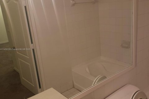 Купить кондоминиум в Майами, Флорида 2 спальни, 85.66м2, № 1964836 - фото 11