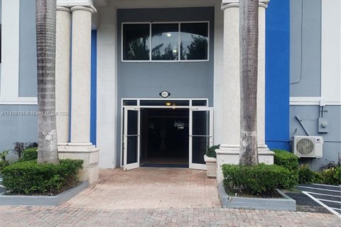 Купить кондоминиум в Майами, Флорида 2 спальни, 85.66м2, № 1964836 - фото 26