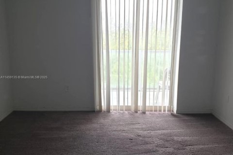 Купить кондоминиум в Майами, Флорида 2 спальни, 85.66м2, № 1964836 - фото 15