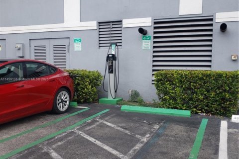 Купить кондоминиум в Майами, Флорида 2 спальни, 85.66м2, № 1964836 - фото 25