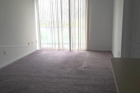 Купить кондоминиум в Майами, Флорида 2 спальни, 85.66м2, № 1964836 - фото 13