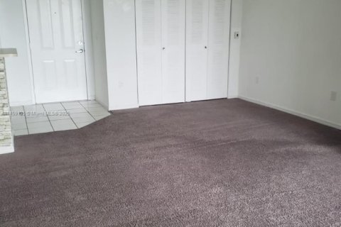 Купить кондоминиум в Майами, Флорида 2 спальни, 85.66м2, № 1964836 - фото 3