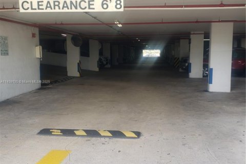 Купить кондоминиум в Майами, Флорида 2 спальни, 85.66м2, № 1964836 - фото 19