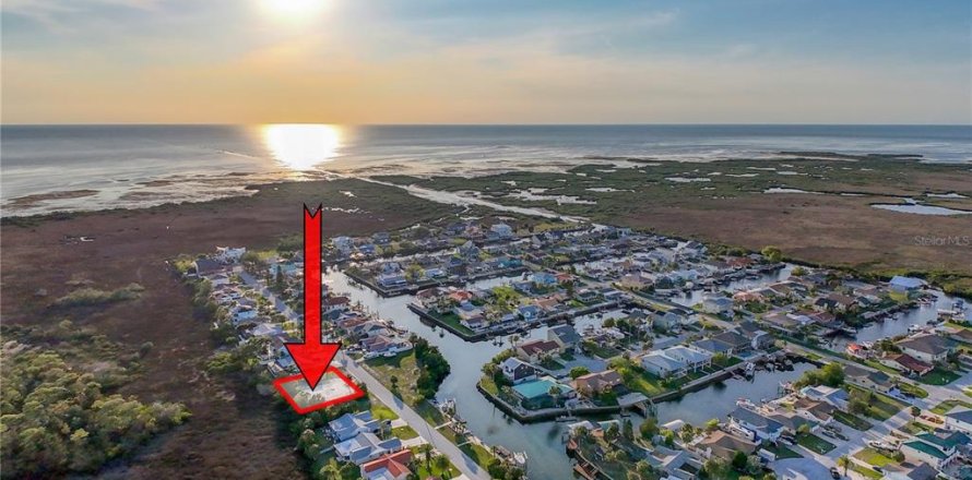 Land in Hudson, Florida № 1787466