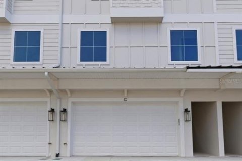 Touwnhouse à Tampa, Floride 4 chambres, 230.4 m2 № 2120483