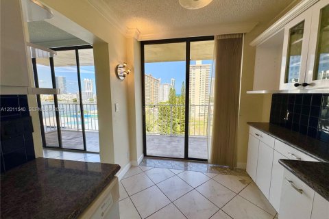 Condominio en venta en Sunny Isles Beach, Florida, 2 dormitorios, 115.2 m2 № 2075325 - foto 16