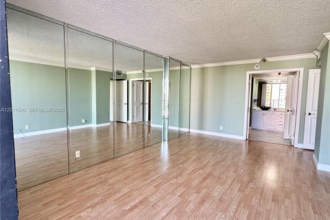 Condominio en venta en Sunny Isles Beach, Florida, 2 dormitorios, 115.2 m2 № 2075325 - foto 19