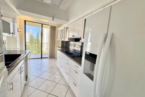 Condominio en venta en Sunny Isles Beach, Florida, 2 dormitorios, 115.2 m2 № 2075325 - foto 17