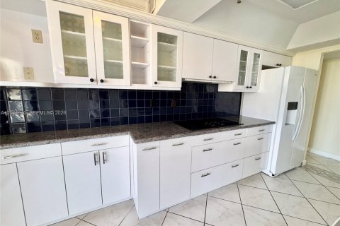 Condominio en venta en Sunny Isles Beach, Florida, 2 dormitorios, 115.2 m2 № 2075325 - foto 15