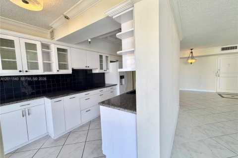 Condominio en venta en Sunny Isles Beach, Florida, 2 dormitorios, 115.2 m2 № 2075325 - foto 14