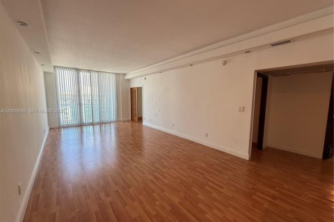 Condo in Sunny Isles Beach, Florida, 2 bedrooms  № 2089821 - photo 7