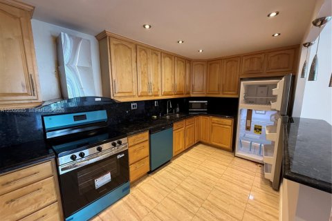 Condo in Sunny Isles Beach, Florida, 2 bedrooms  № 2089821 - photo 6
