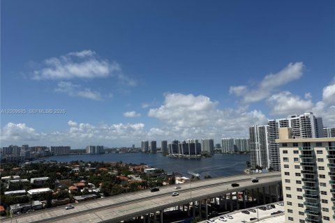 Condo in Sunny Isles Beach, Florida, 2 bedrooms  № 2089821