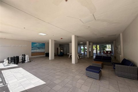 Condo in Sunny Isles Beach, Florida, 2 bedrooms  № 2089821 - photo 21