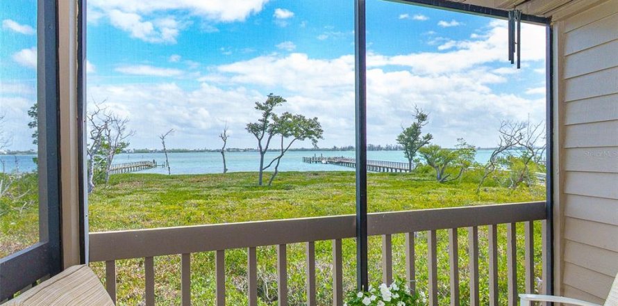 Condo in Placida, Florida, 1 bedroom  № 2142947