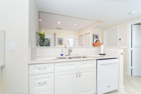 Condo in Placida, Florida, 1 bedroom  № 2142947 - photo 11