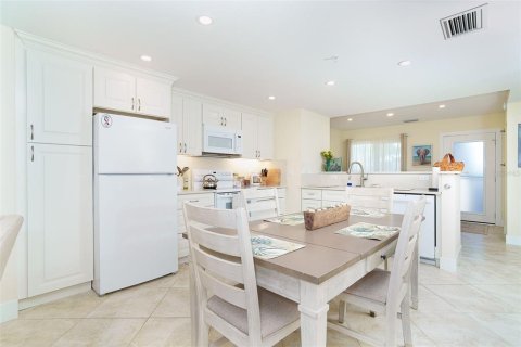 Condo in Placida, Florida, 1 bedroom  № 2142947 - photo 9
