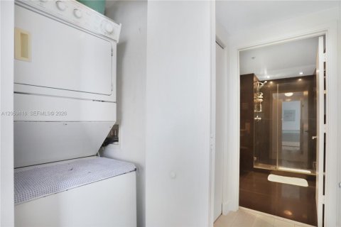 Снять в аренду кондоминиум в Майами, Флорида 2 спальни, 108.6м2, № 2158068 - фото 30