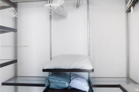 Снять в аренду кондоминиум в Майами, Флорида 2 спальни, 108.6м2, № 2158068 - фото 29