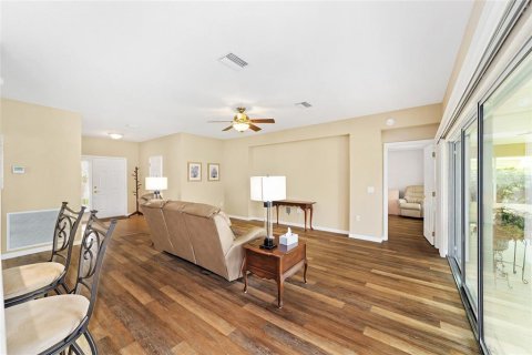 House in Summerfield, Florida 2 bedrooms, 146.32 sq.m. № 2220616 - photo 8