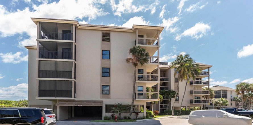 Condo in Stuart, Florida, 2 bedrooms № 1120290