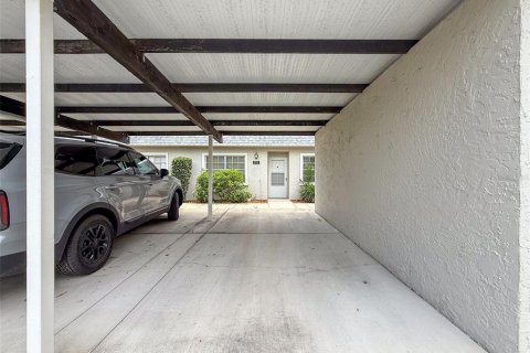 Condo in New Port Richey, Florida, 2 bedrooms  № 1789838 - photo 4