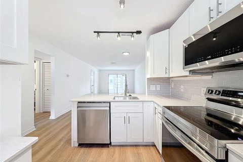 Condo in New Port Richey, Florida, 2 bedrooms  № 1789838 - photo 17