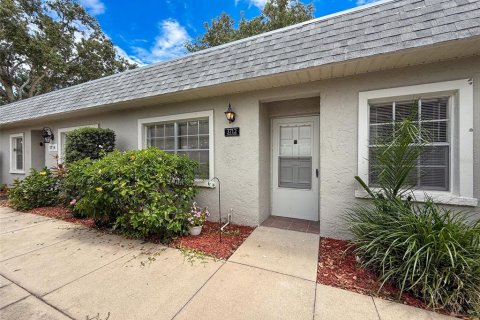 Condo in New Port Richey, Florida, 2 bedrooms  № 1789838 - photo 1