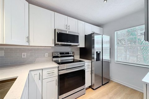 Condo in New Port Richey, Florida, 2 bedrooms  № 1789838 - photo 14