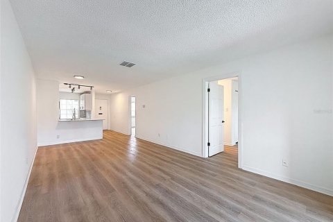Condo in New Port Richey, Florida, 2 bedrooms  № 1789838 - photo 24