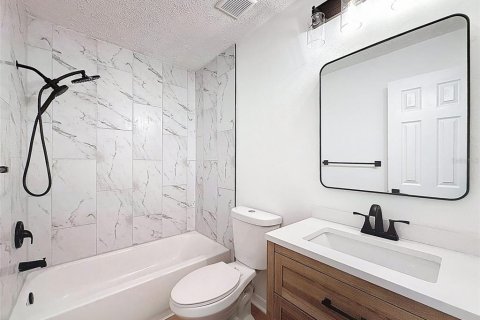Condo in New Port Richey, Florida, 2 bedrooms  № 1789838 - photo 8