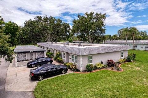 Condo in New Port Richey, Florida, 2 bedrooms  № 1789838 - photo 5